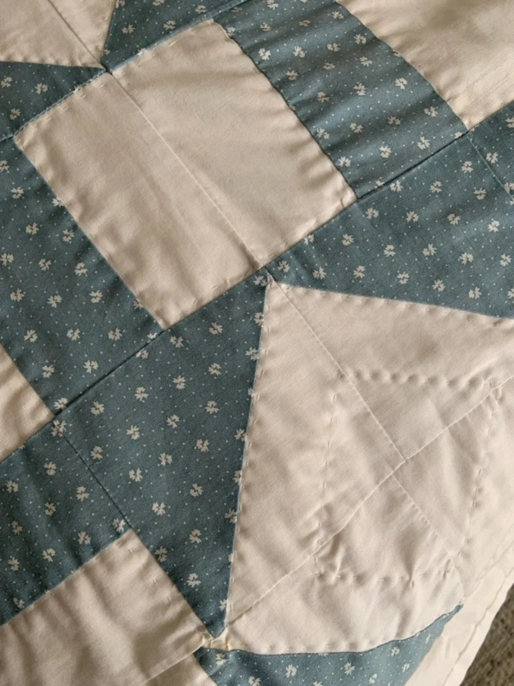 Vintage Classic White and Light Blue Patchwork Quilt - Home Bedding